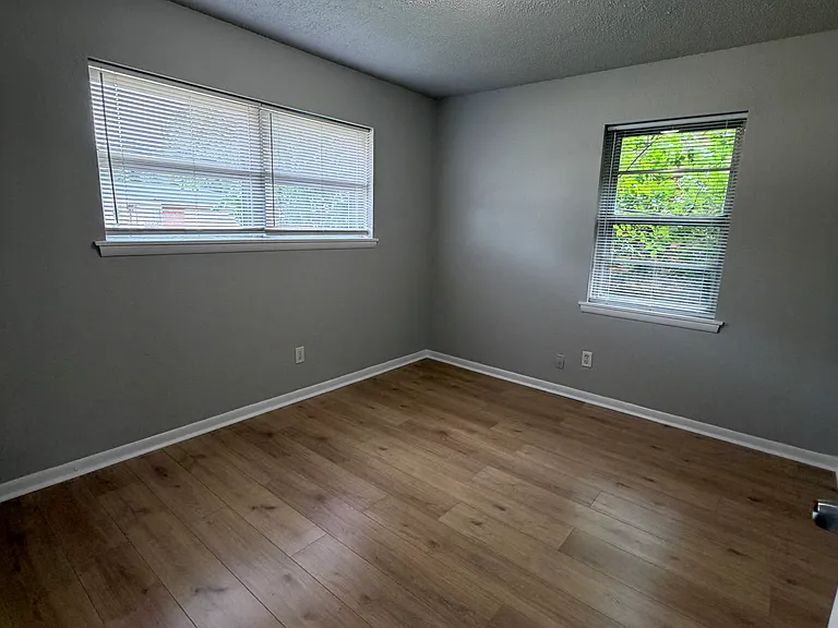 829 E Towry Dr — Photo 12