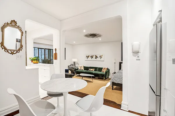 Sold by Bank Neary | media 4