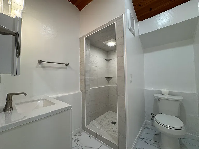5025 Soquel Dr — Photo 6