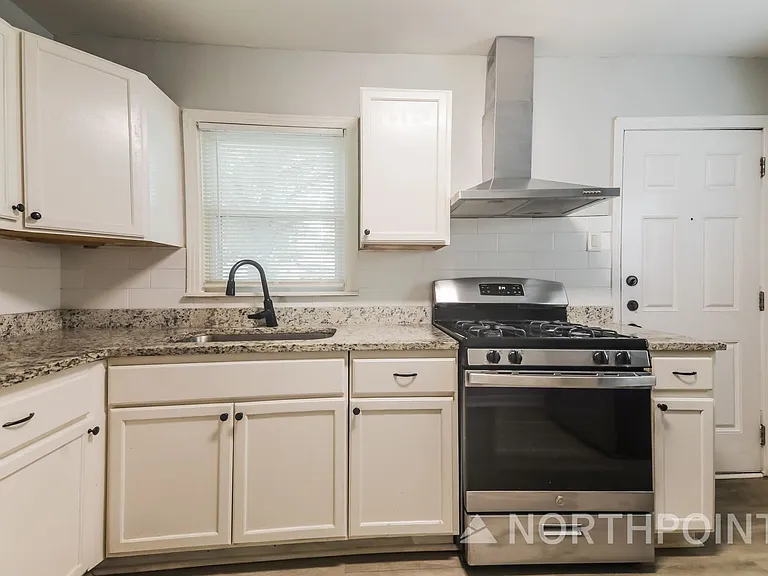 2118 Norwood Dr — Photo 8