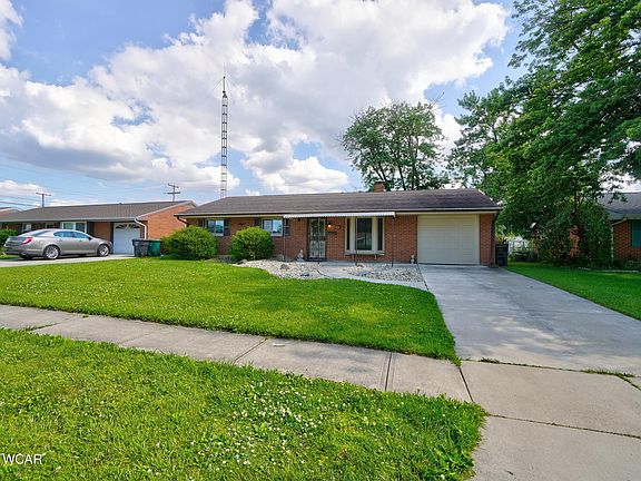 3rd image of 719 Lewis Blvd