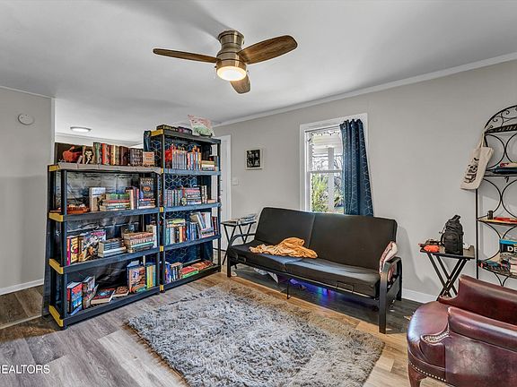 5th image of 558/560 W Outer Dr