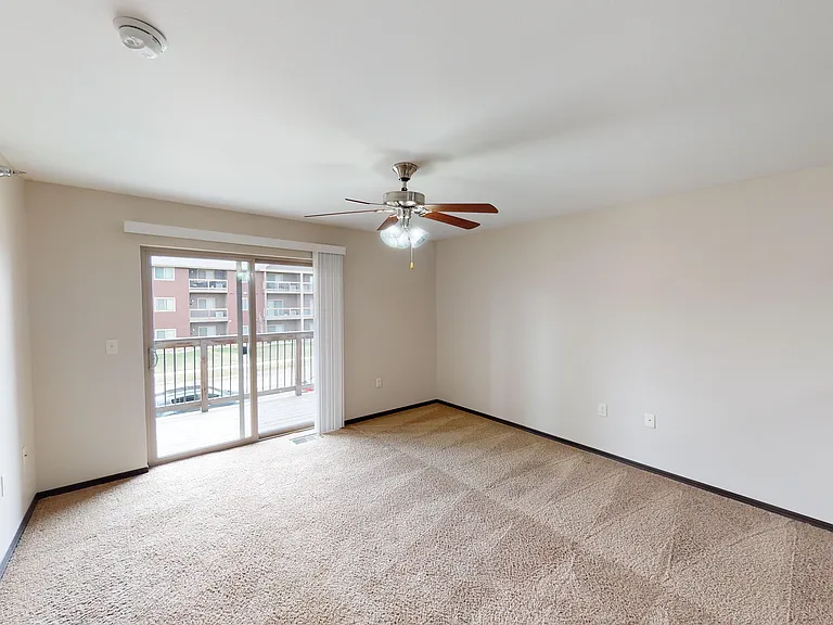 1708 S Katie Ave #304 — Photo 4