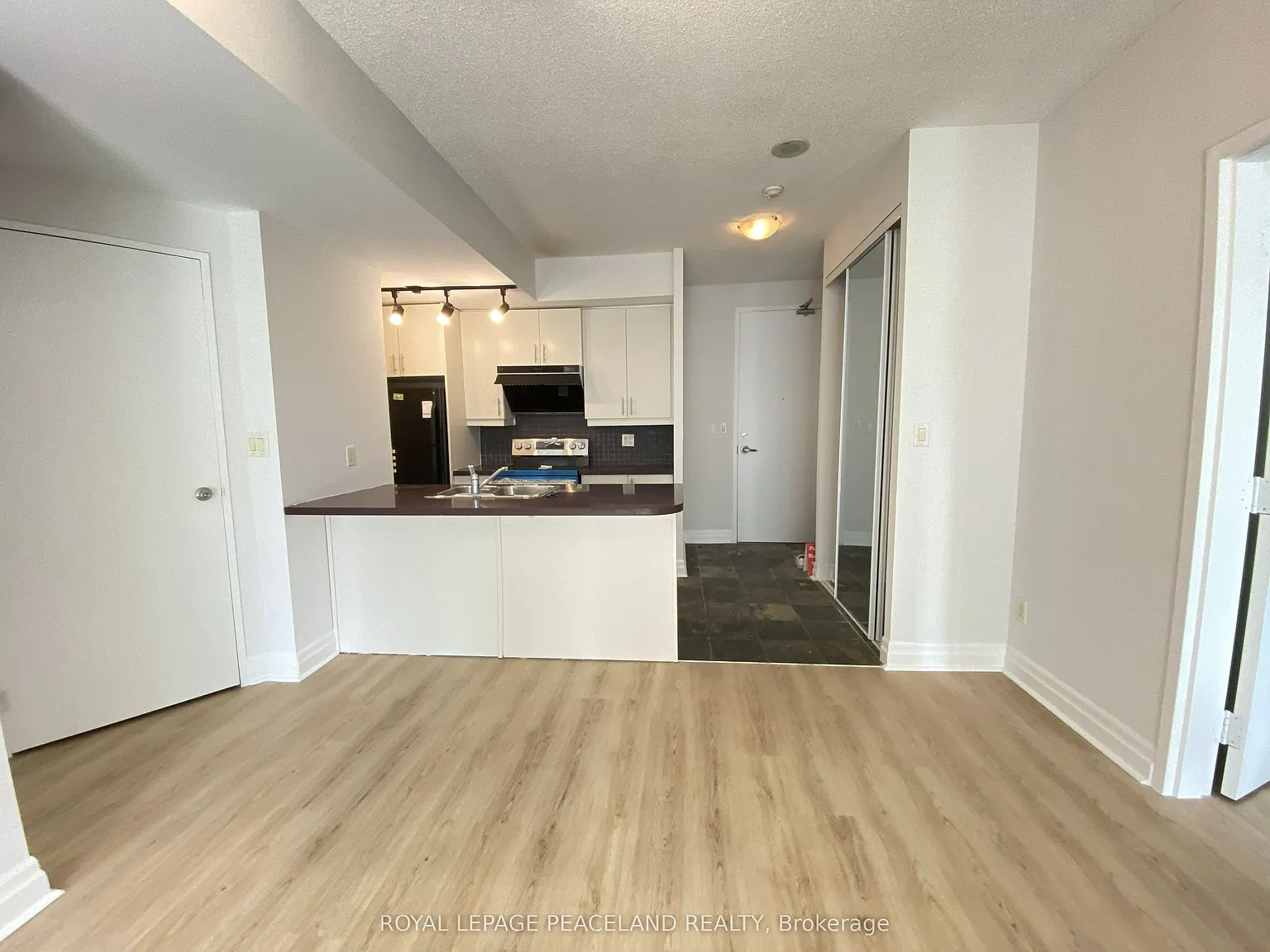 3 bed, $3,200 — Photo 3