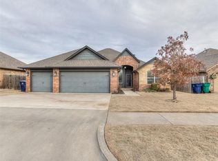 11821 SW 26th Ter, Yukon, OK 73099