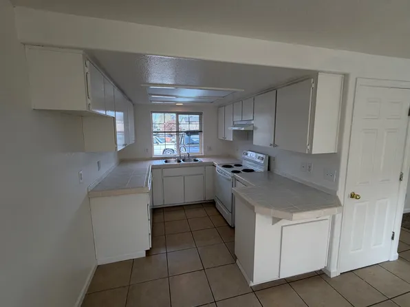 4338 Ward Pl NE, Salem, OR 97305