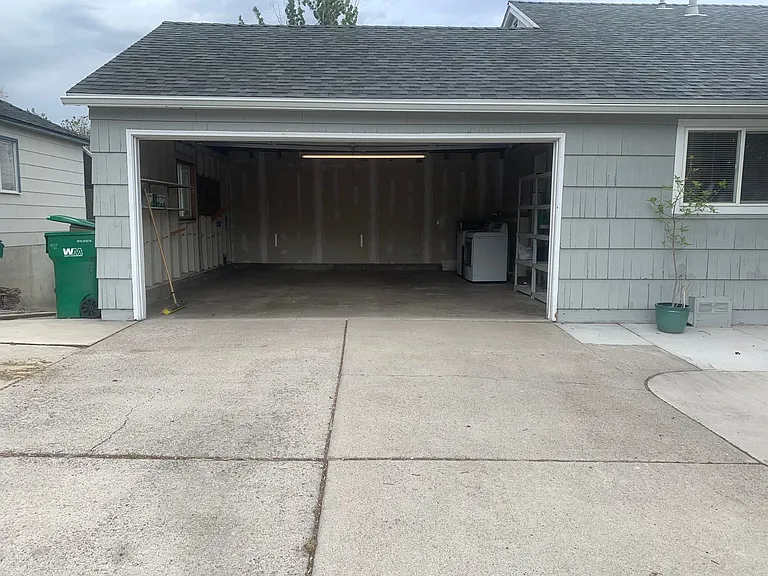 902 Munley Dr — Photo 15