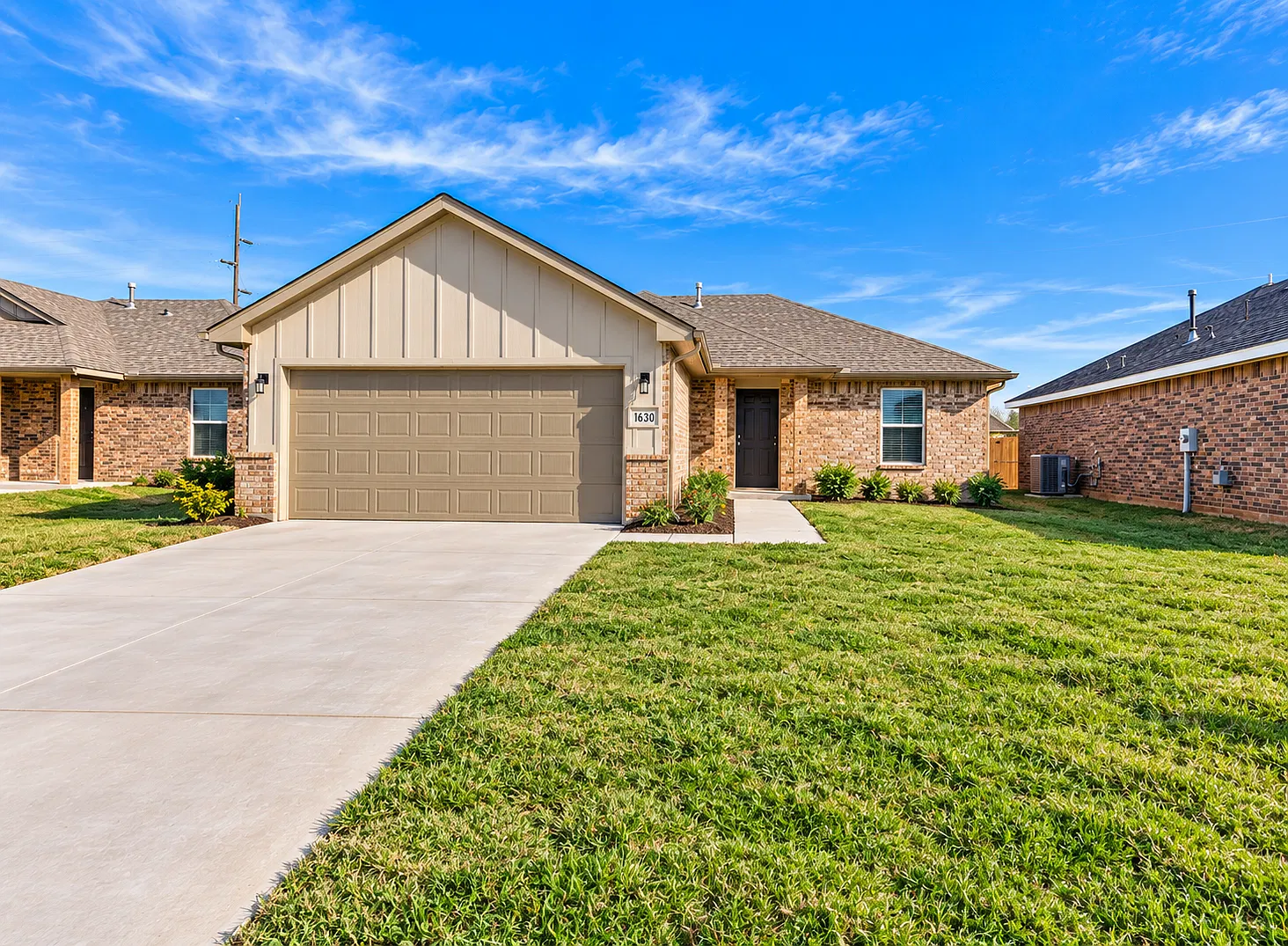 3 bed, 1200 sqft, $1,740 — Photo 1