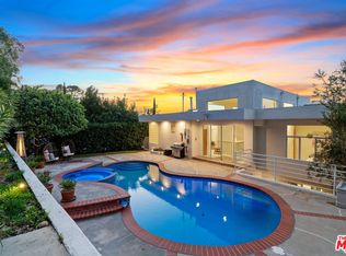 13860 Valley Vista Blvd, Sherman Oaks, CA 91423