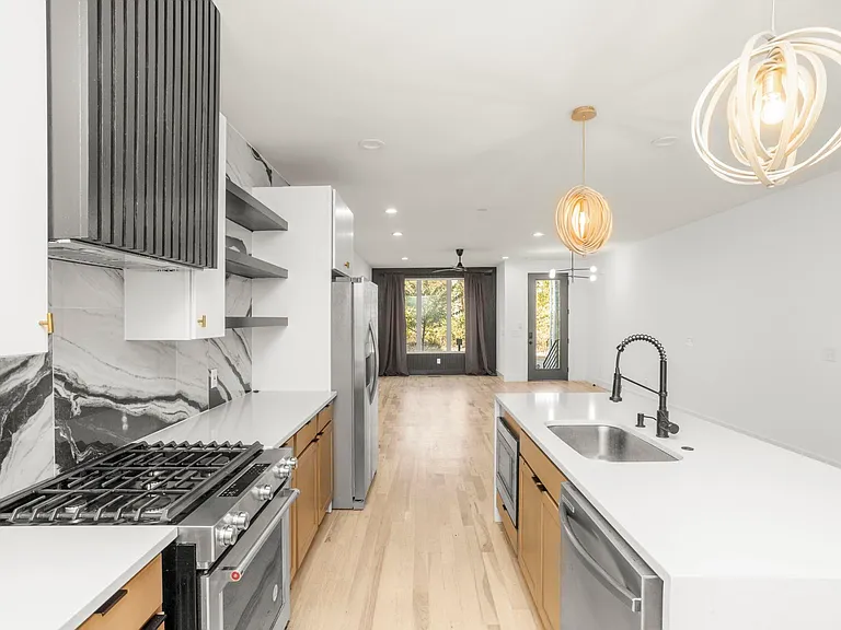 11A Garden St #A — Photo 32