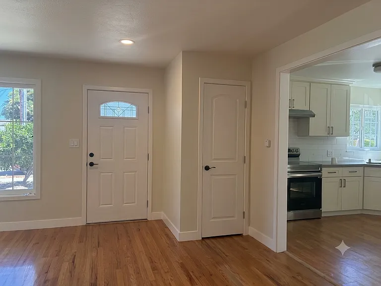 384 Beemer Ave #384 — Photo 3