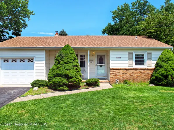 1 Chamberlain Drive, Toms River, NJ 08757