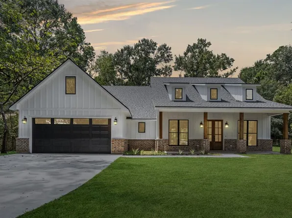 8848 Lakeshore Drive, Montgomery, TX 77316