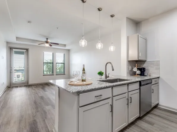 Halcyon Castle Hills, 4900 Windhaven Pkwy #1201, The Colony, TX 75056