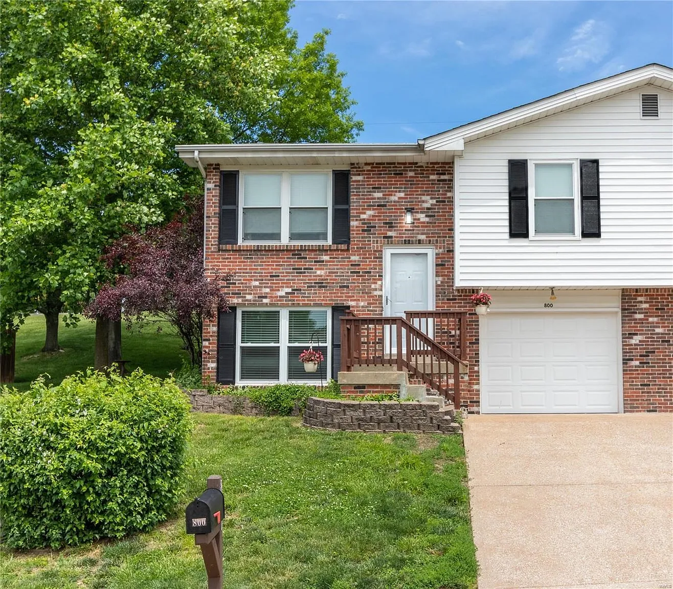 800 Beechwood Dr photo 1