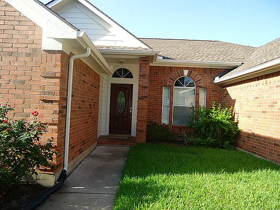 2nd image of 3104 Colony Dr