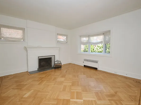 16 Colonial Gardens image 8 of 40