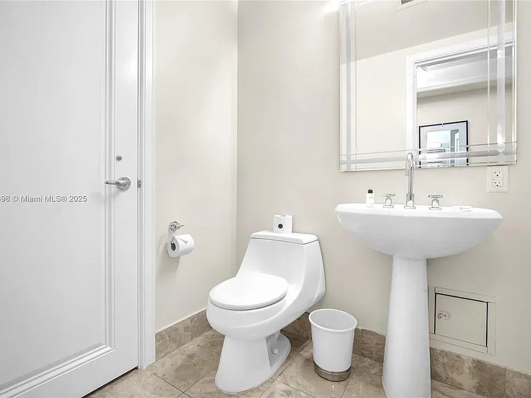 1435 Brickell Ave #3012 — Photo 28