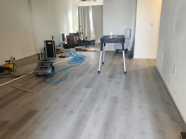 208 Apollo Dr APT 3, Vista, CA 92084