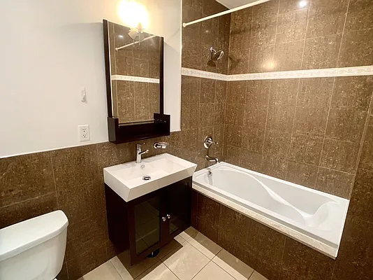 Rented by Realty Nerd | media 10