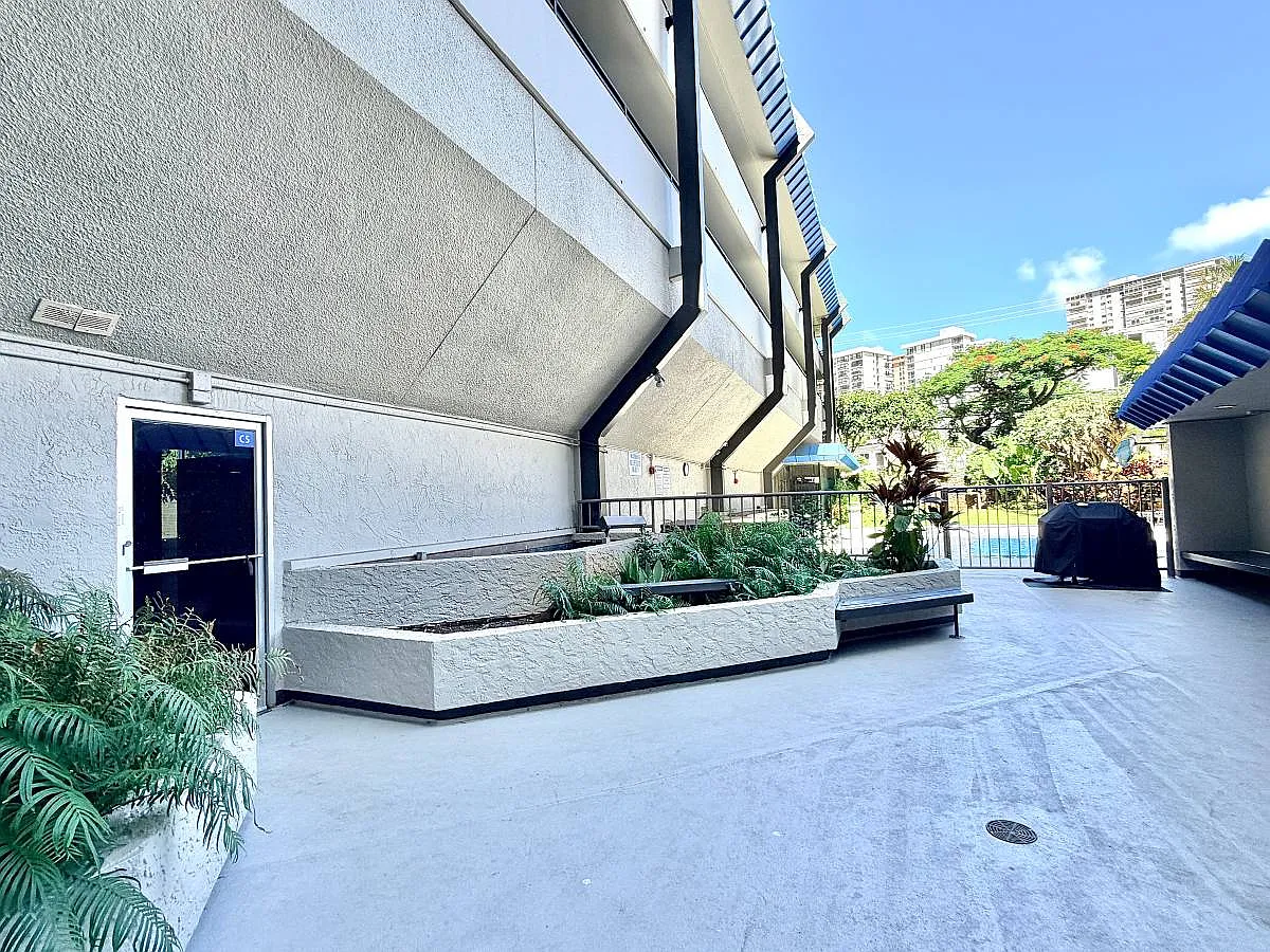 Studio, 488 sqft, $2,000 — Photo 2