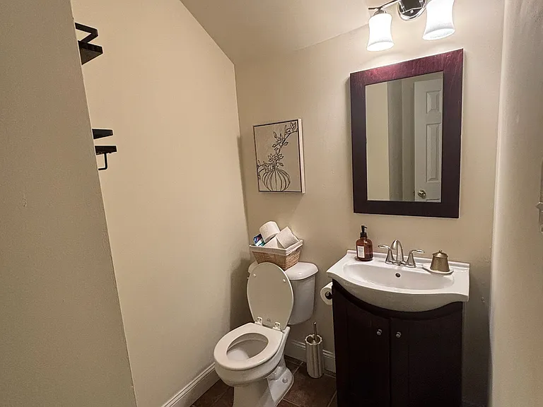 2034 Green St #C — Photo 6
