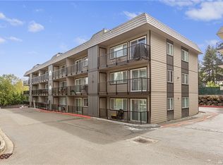 9517 NE 180th St APT B104, Bothell, WA 98011