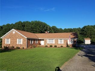 135 Rock Spring Dr, Reidsville, NC 27320