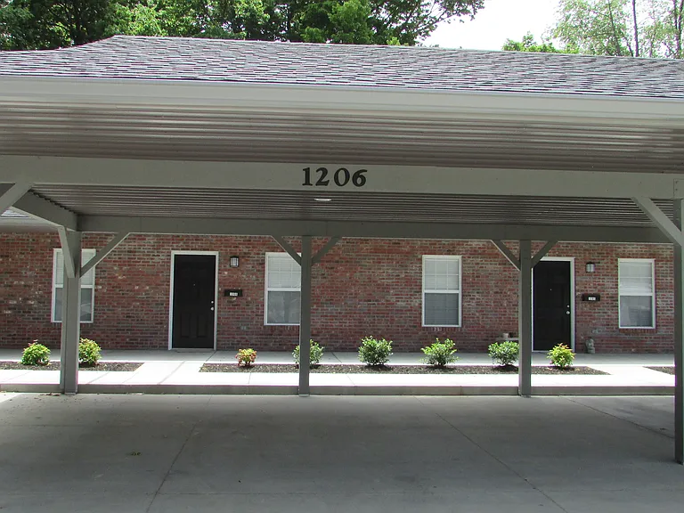 Barret, Greenleaf & The Elms & IIIC Properties — Photo 1