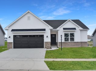 708 Cole Ln, Mahomet, IL 61853