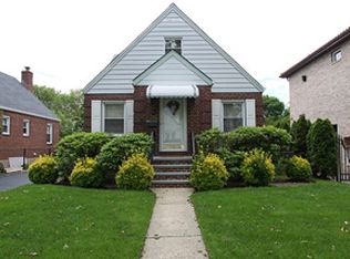 95 Sperry Blvd, New Hyde Park, NY 11040