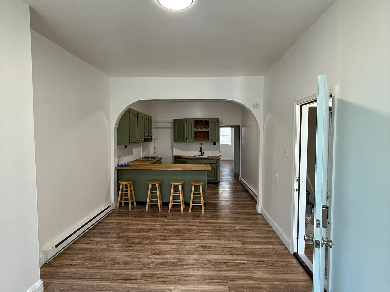 1 bed, 700 sqft, $850 — Photo 2