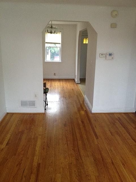 2nd image of 2908 Edgecombe Cir S