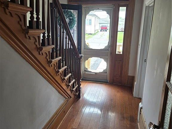 3rd image of 21 Lincoln Ave