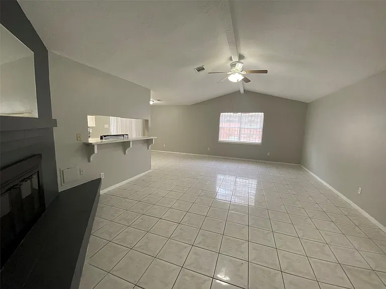 12730 Labelle Ln — Photo 2