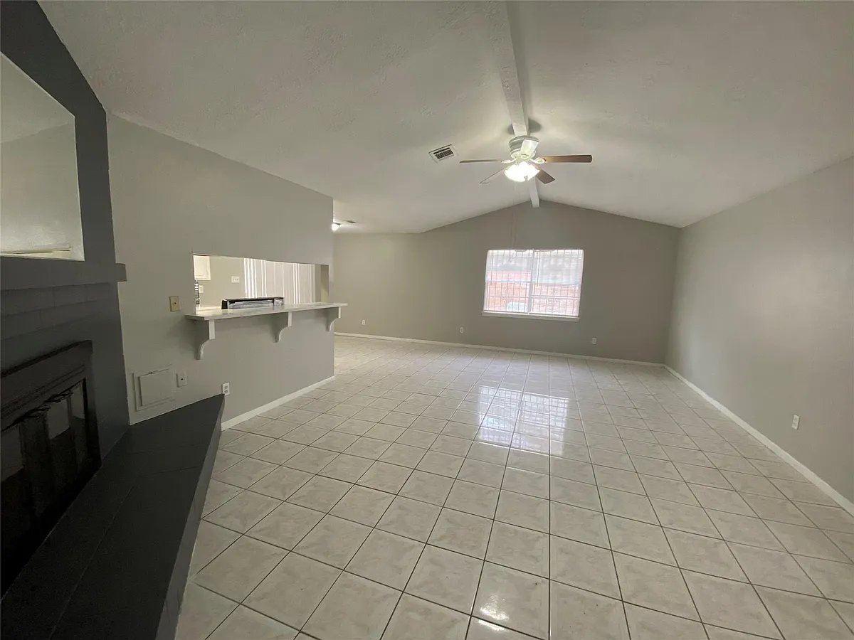 Building Photo - 12730 Labelle Ln