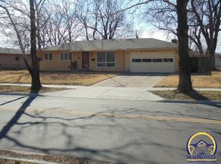 5445 SW 19th St, Topeka, KS 66604