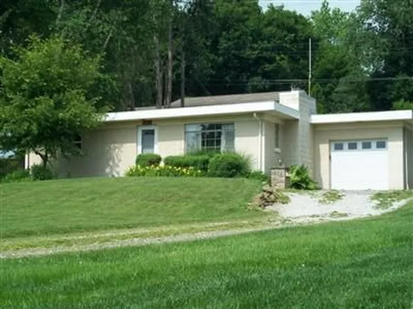 528 3rd St NE, New Philadelphia, OH 44663