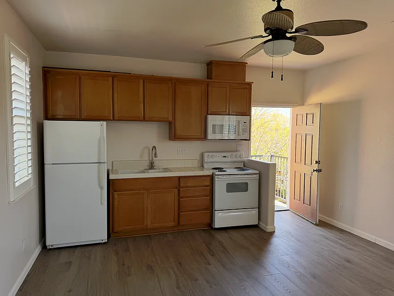 606 Leah Ln — Photo 29