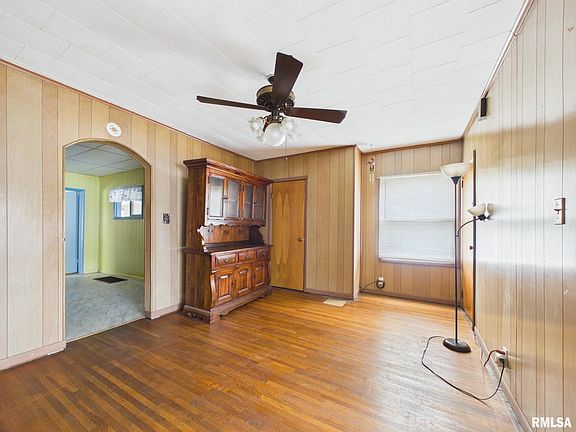 5th image of 215 E Rutledge Ave