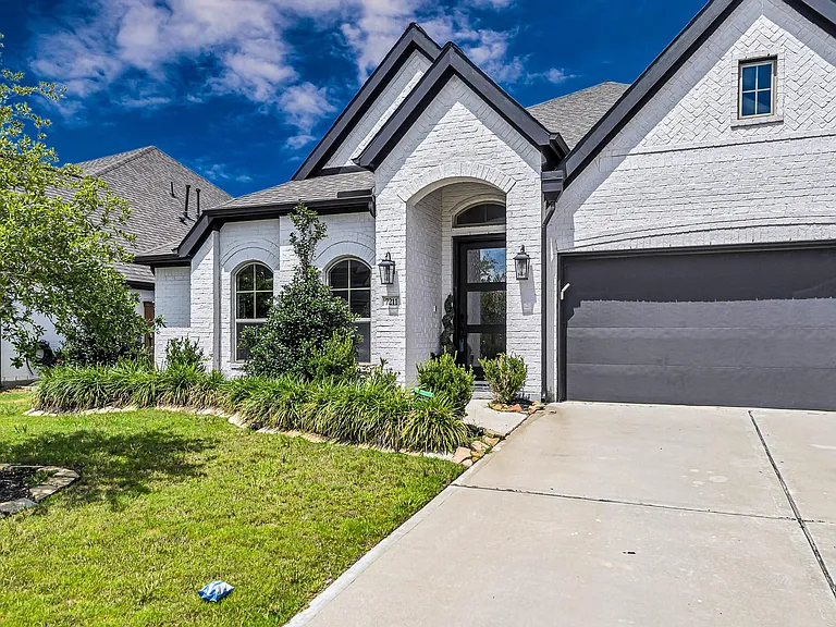 2711 Sylvan Birch Trl — Photo 3