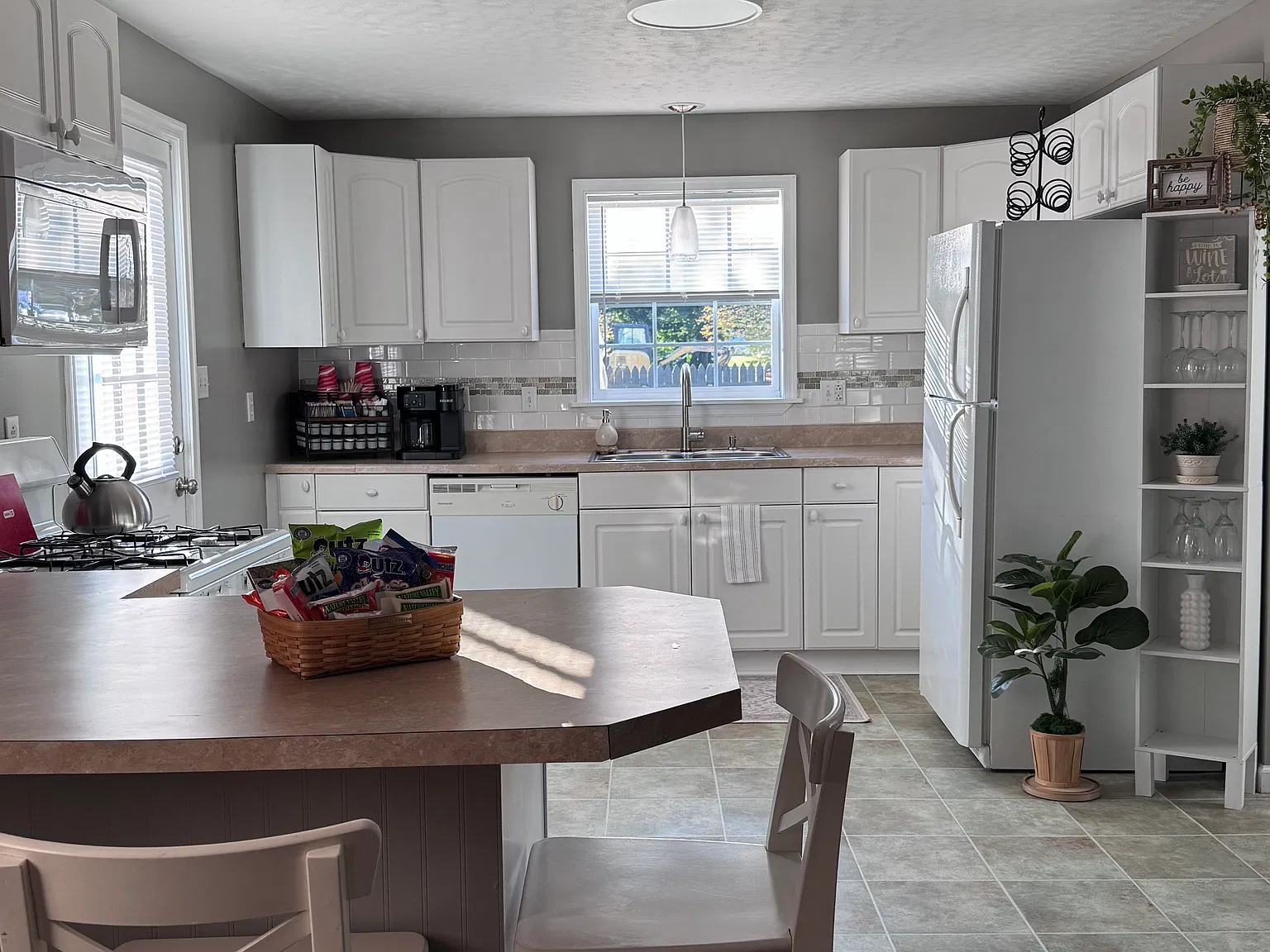 2 bed, 1.5 bath, 1200 sqft, $2,400 — Photo 4