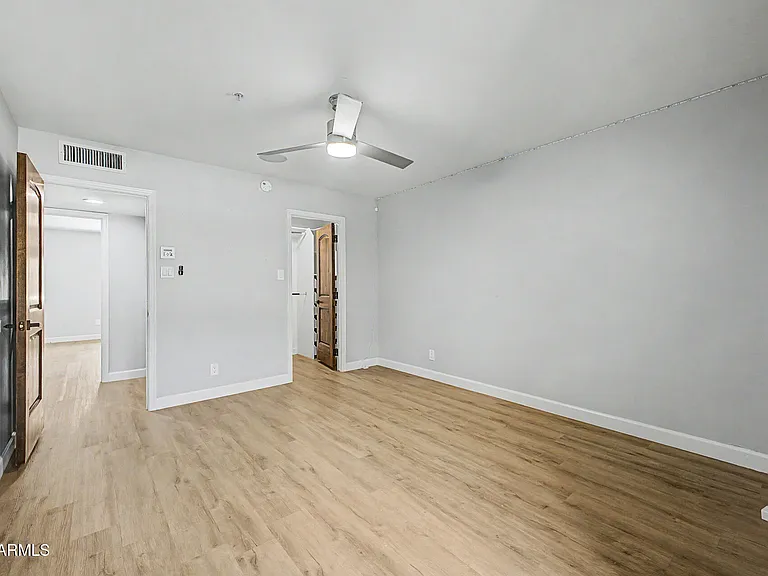 2311 E Colter St — Photo 35