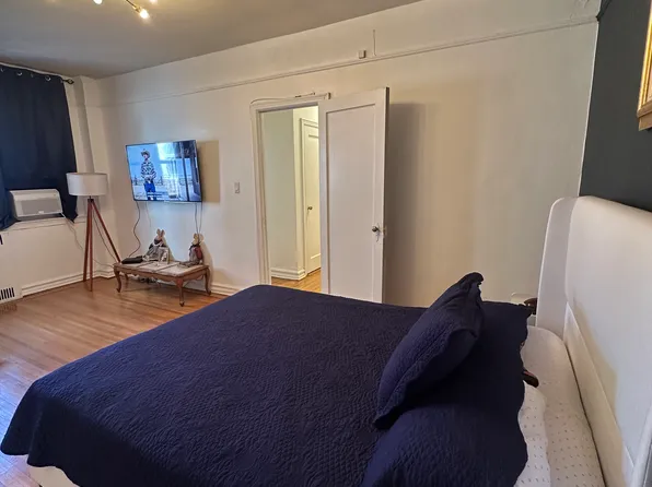 86-10 34th Avenue image 13 of 18