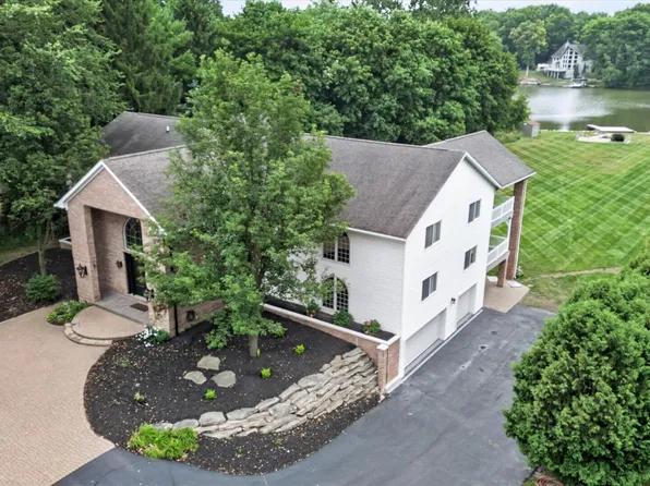4132 Waterland Dr N, Metamora, MI 48455