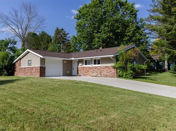 6033 Kimberly Dr, Bedford Heights, OH 44146
