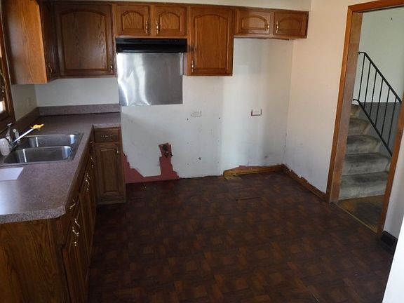 4th image of 16031 Ashland Ave