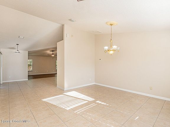 2nd image of 2861 Emerson Dr SE