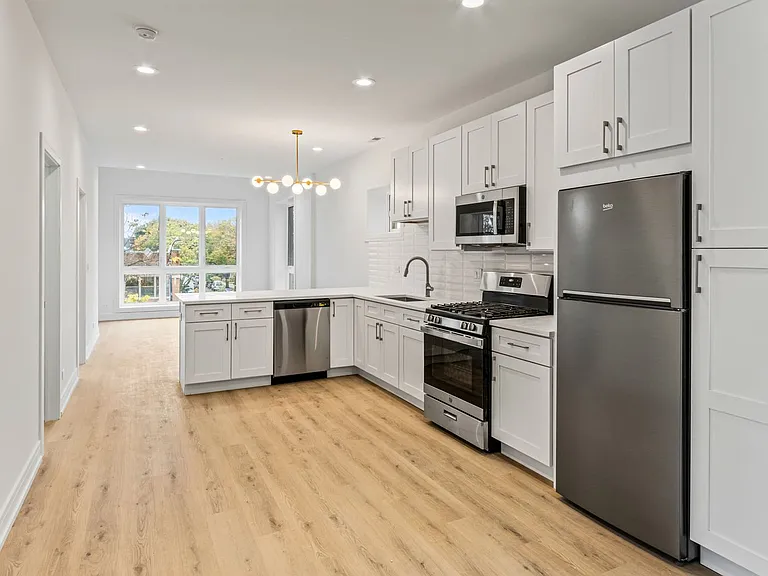 3607 N Bell Ave #3S — Photo 3