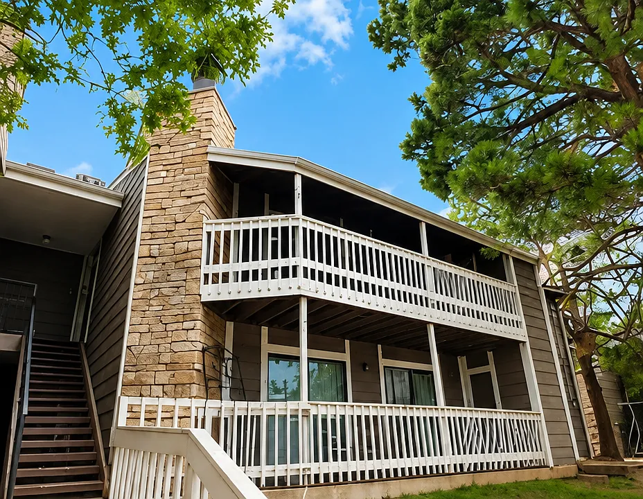 18003 E Ohio Ave #201